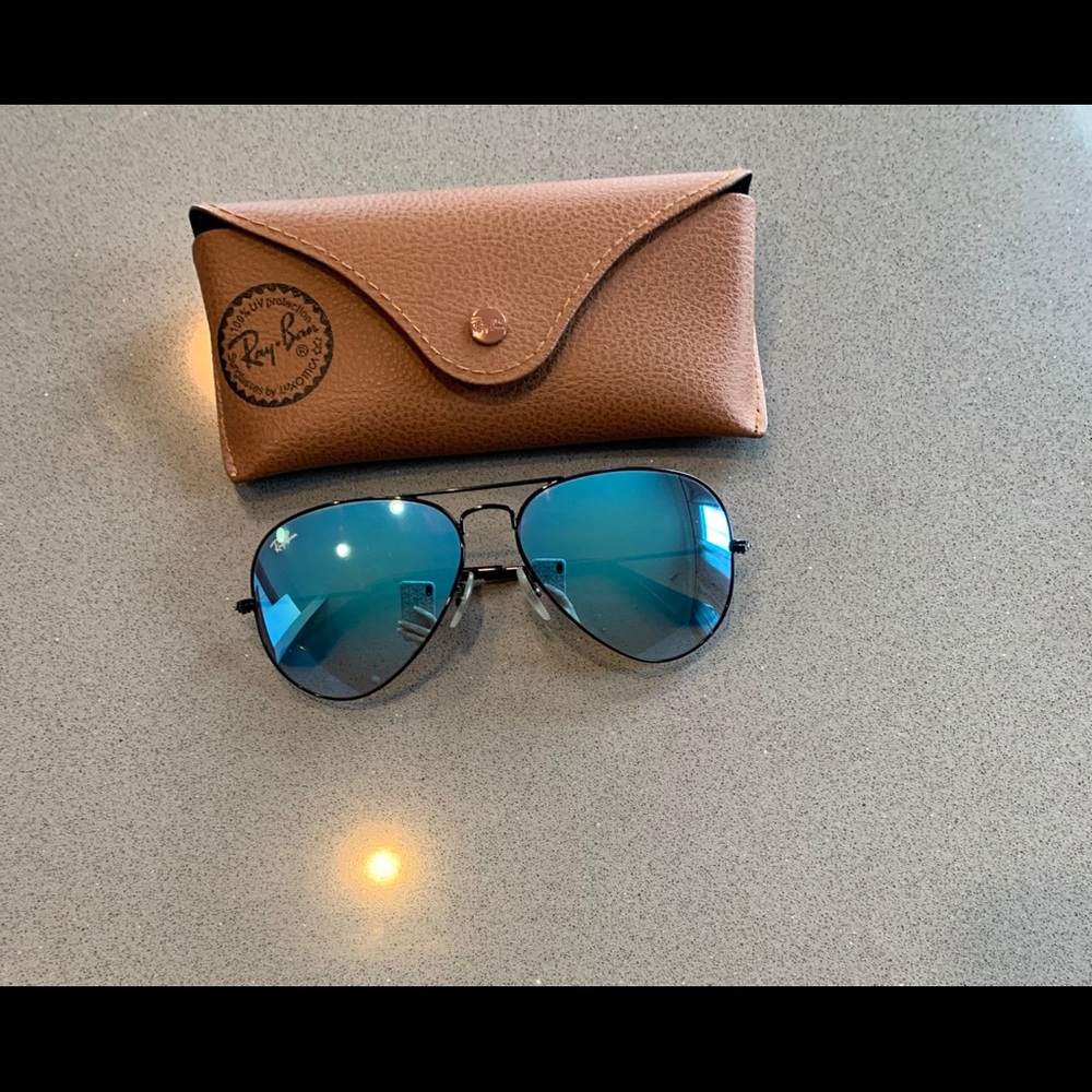 Ray Ban RB3025 Aviator Black with blue lens